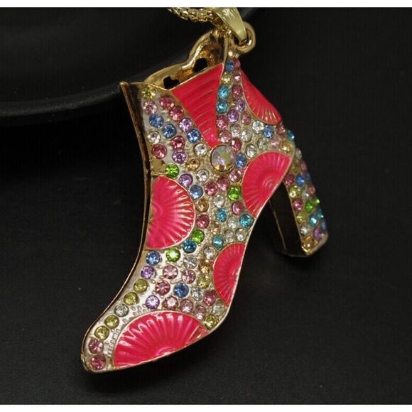 🌺 Betsey Johnson sparkling pink crystal ankle boot pendant necklace 🌺 - Picture 3 of 4